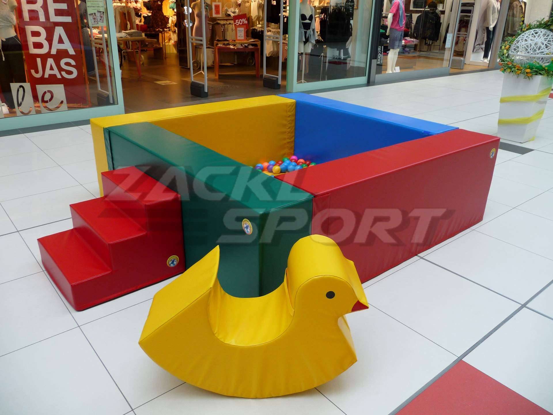 Molitanový bazének s molitanovou houpačkou
